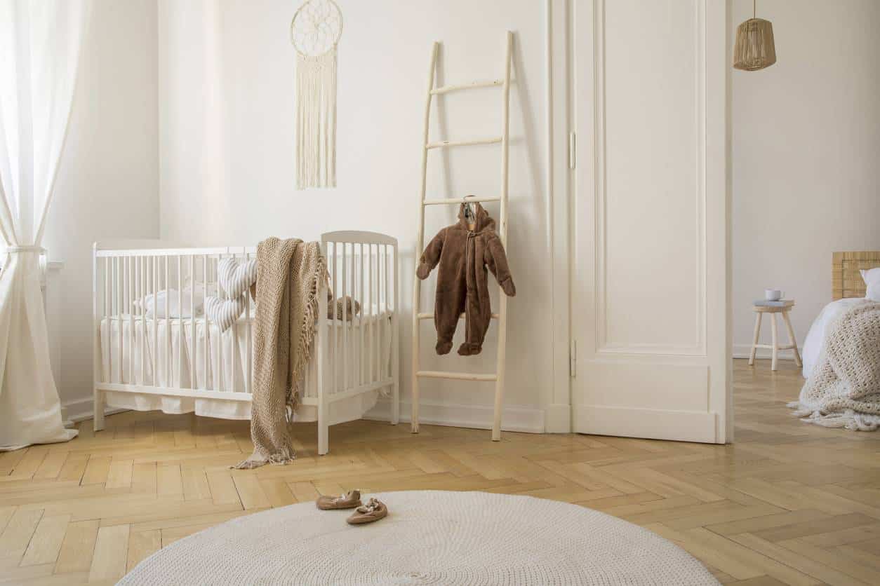les critères de sélection d'un matelas à langer et son intégration dans une chambre Montessori